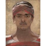 Dänisch: Porträt eines jungen indonesischen Mannes mit Stirnbinde und Ohrringen Porträt eines jungen