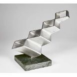 Haase, Volkmar: Abschnitt "Abschnitt" Aluminium, auf Marmorsockel montiert. 2001. Ca. 16 x 21 x 6