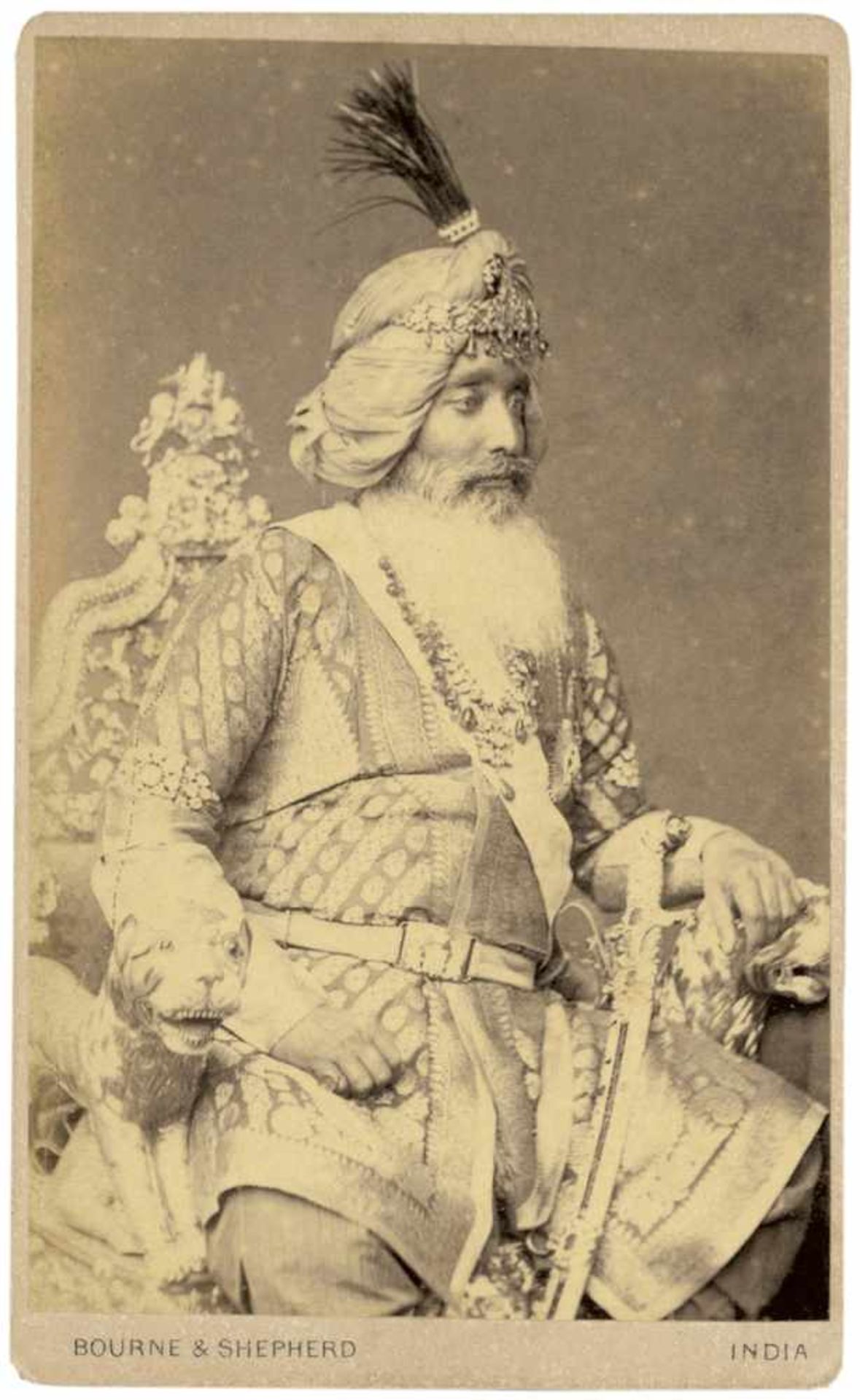 India: Portraits of Maharajas and rulers of India Photographer: Bourne & Shepherd (4), Lala Deen - Bild 4 aus 6