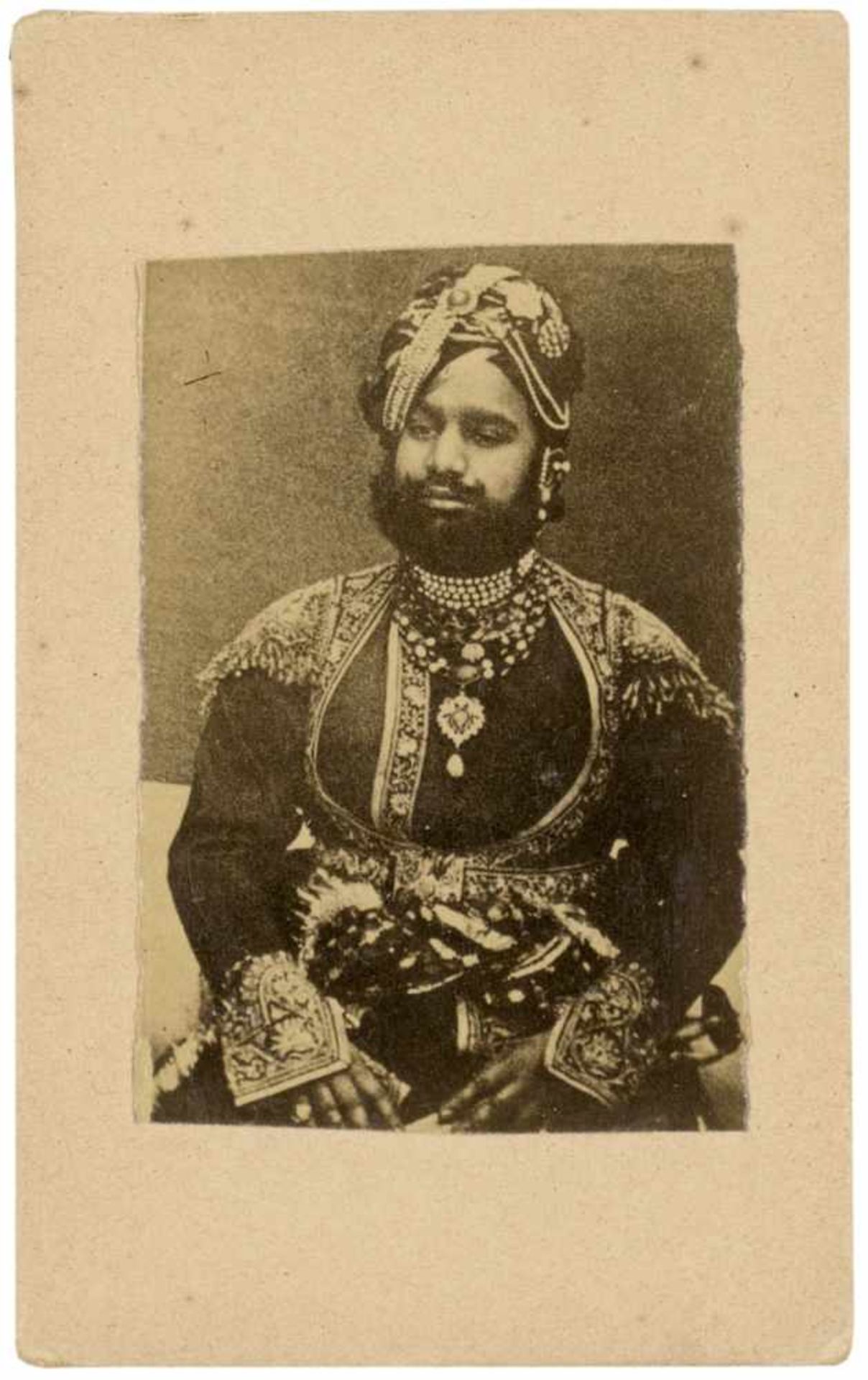 India: Portraits of Maharajas and rulers of India Photographer: Bourne & Shepherd (4), Lala Deen - Bild 5 aus 6