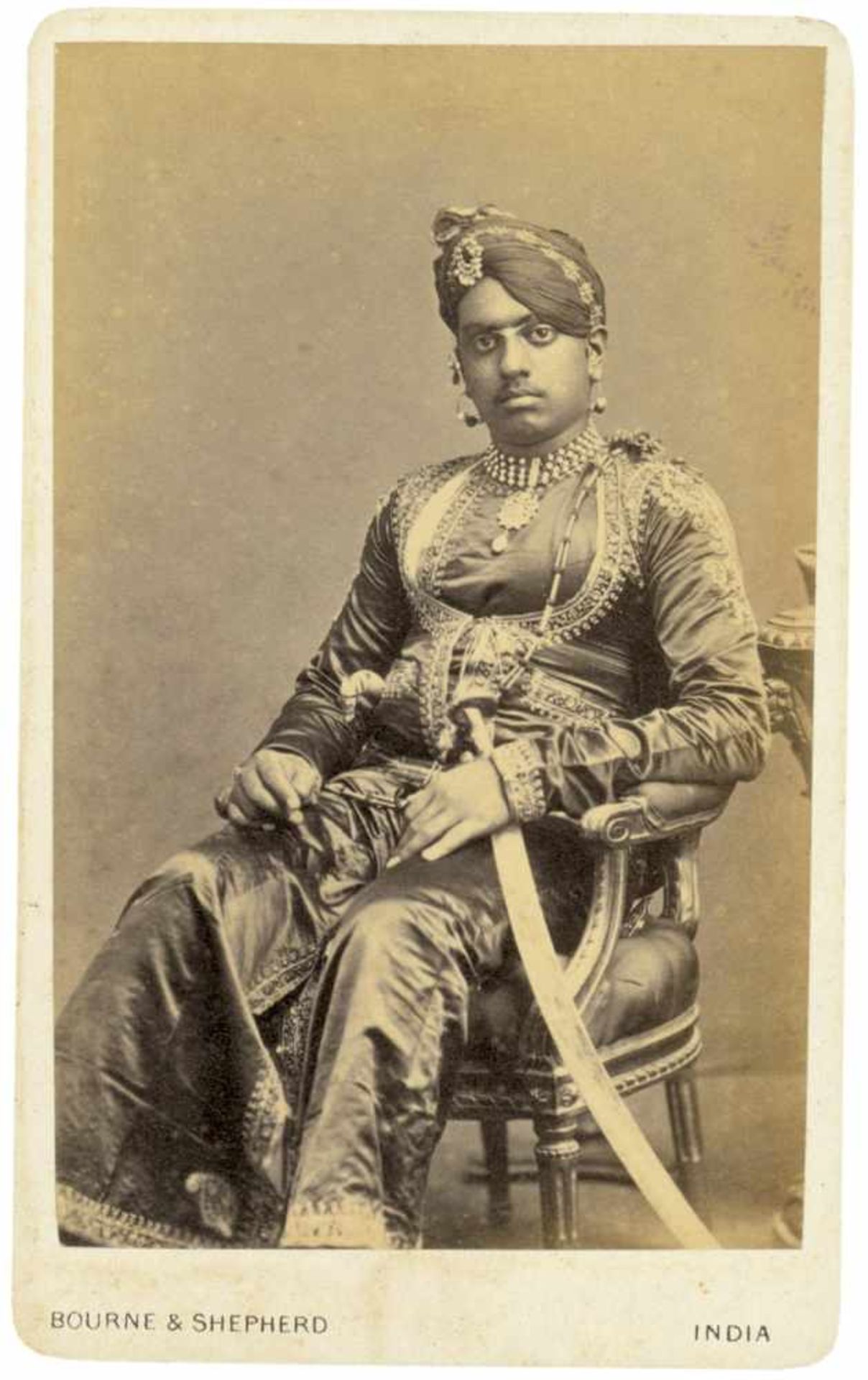 India: Portraits of Maharajas and rulers of India Photographer: Bourne & Shepherd (4), Lala Deen - Bild 6 aus 6