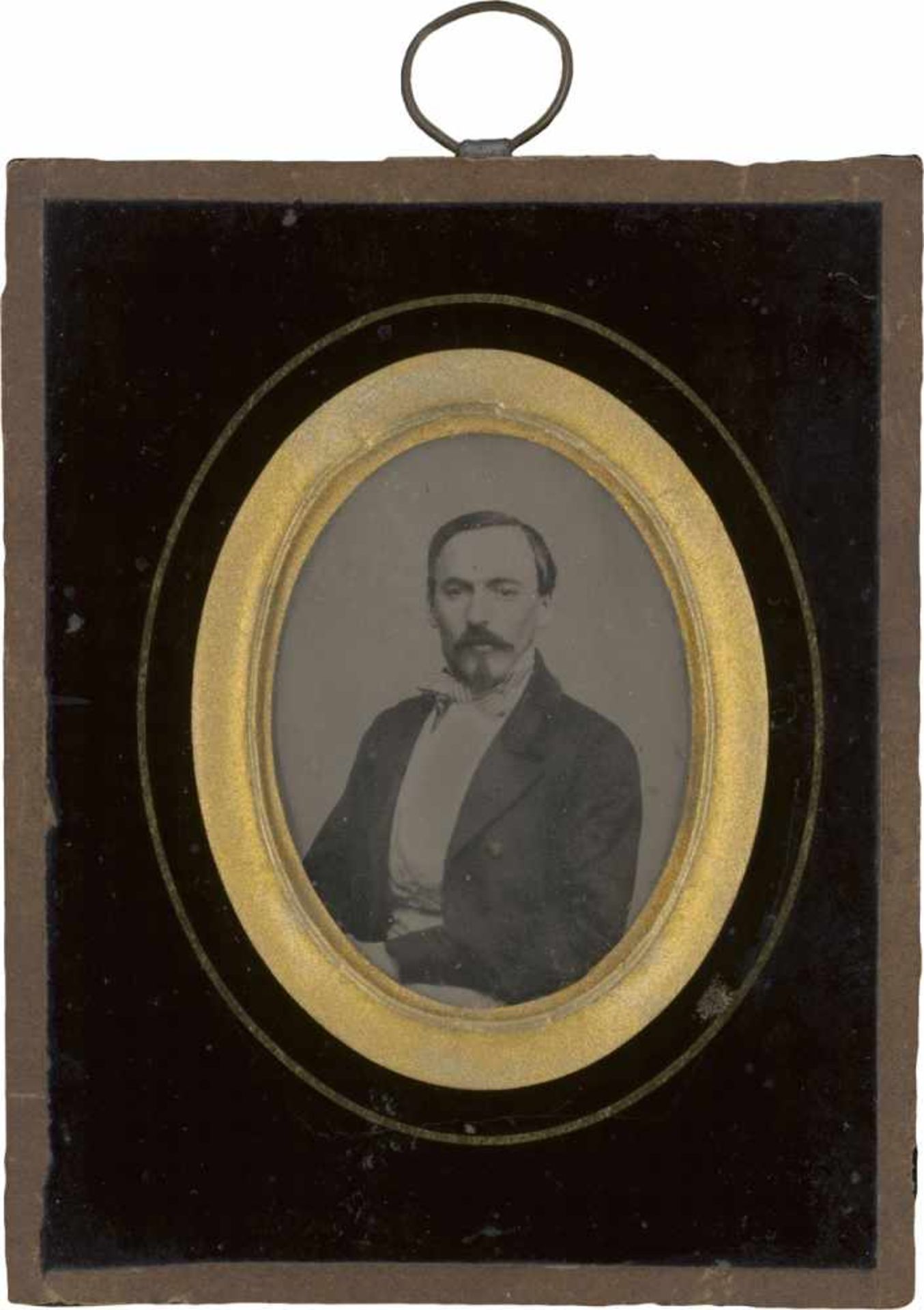 Daguerreotypes & Ambrotypes: Portraits Photographer unknown. Portraits. 1850s - 1860s. 8 - Bild 2 aus 2