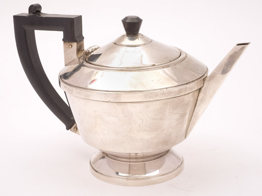 A George V silver teapot, maker A.L.