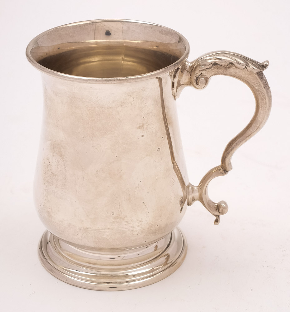 A George V silver christening mug, maker Charles & Richard Comyns, London,