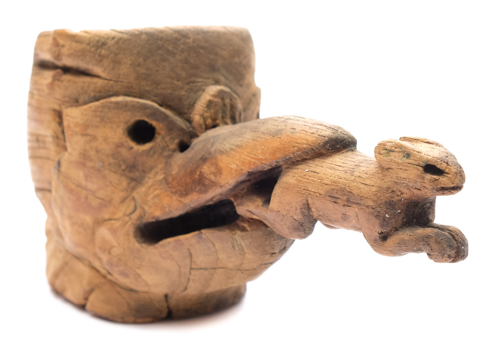A native North American carved wooden cup: in the form of an eagle's head holding a rabbit in it's - Image 2 of 2