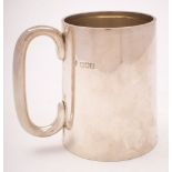 A George V silver mug, maker Haseler Brothers, London,