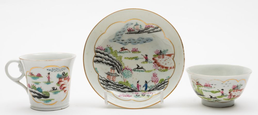 A Worcester (Chamberlain's) famille rose trio: painted in the 'Stag Hunt' pattern, circa 1792-5,