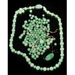 A jade bead single-string necklace: the beads graduated from 5.5mm diameter to 9.