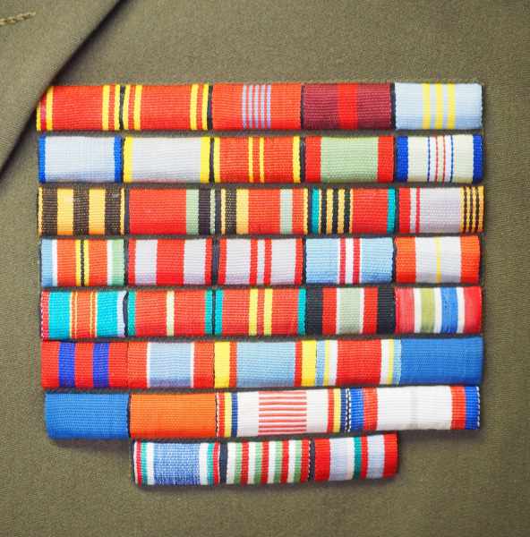 4.1.) Uniformen / Kopfbedeckungen Sowjetunion: Uniform eines Armeegeneral.Olivfarbenes Tuch, - Image 3 of 4