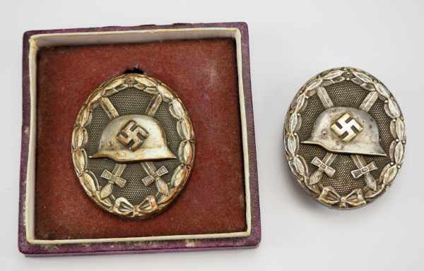 1.2.) Deutsches Reich (1933-45) Zwei Verwundetenabzeichen, 1939, Silber.Je Buntmetall versilbert, an