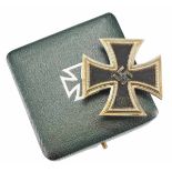 1.2.) Deutsches Reich (1933-45) Eisernes Kreuz, 1939, 1. Klasse, im grünen Etui.Geschwärzter