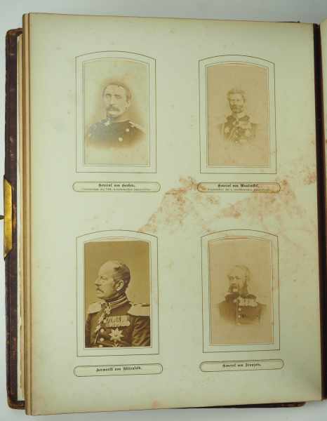 3.2.) Fotos / Postkarten Pracht - Kriegs-Album 1870 & 1871.Aufwendig geprägter Ledereinband, mit - Image 5 of 8