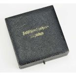 1.2.) Deutsches Reich (1933-45) Fallschirmschützenabzeichen Etui.Blaues Etui, goldene Deckelprägung,