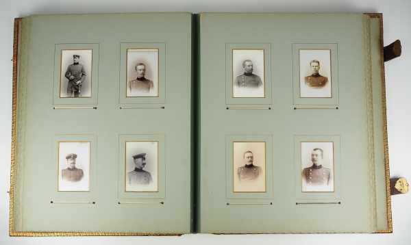 3.2.) Fotos / Postkarten Bayern: Fotoalbum des Kgl. bayr. 2. Fuß-Artillerie-Regiments.Aufwendig - Image 6 of 6