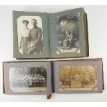 3.2.) Fotos / Postkarten Zwei Postkarten-Alben 1. Weltkrieg.Weit über 100 Postkarten.Zustand: II 3.