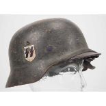 4.1.) Uniformen / Kopfbedeckungen Waffen-SS: Stahlhelm M35.Glocke mit Originallack, die Glocke