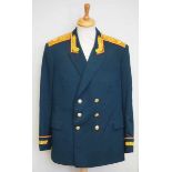 4.1.) Uniformen / Kopfbedeckungen Sowjetunion: Uniform eines Armeegeneral.Olivfarbenes Tuch,