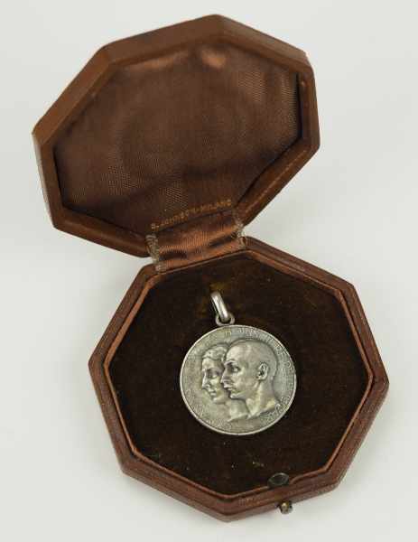 2.1.) Europa Bulgarien: Medaille auf die Hochzeit von Zar Boris III. und Giovanna von Savoyen, im - Image 2 of 3
