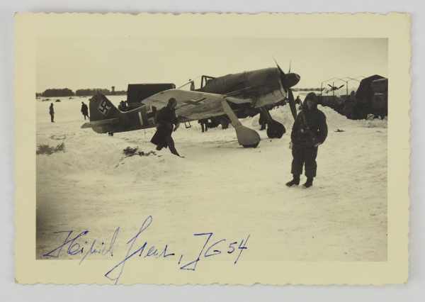 3.3.) Autographen Sterr, Heinrich.(1919-1944). Oberleutnant und Jagdflieger mit 130 bestätigten