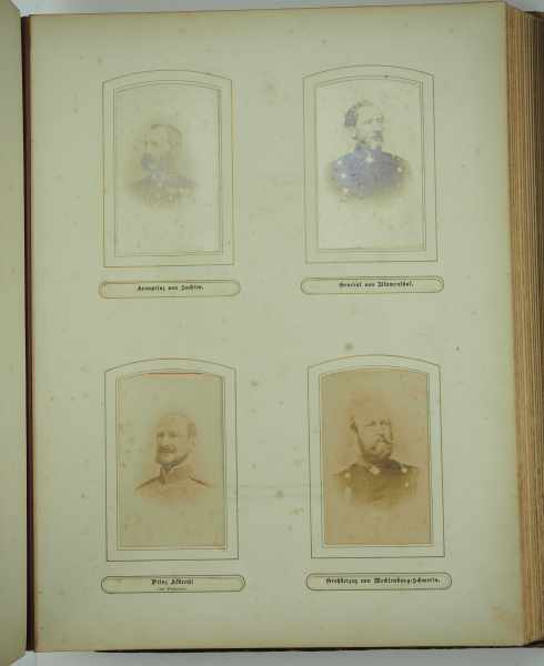 3.2.) Fotos / Postkarten Pracht - Kriegs-Album 1870 & 1871.Aufwendig geprägter Ledereinband, mit - Image 4 of 8