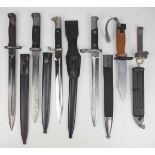 4.3.) Blankwaffen Fünf Bajonette.Diverse, je mit Scheide.Zustand: II 4.3.) Edged Weapons