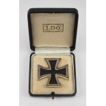 1.2.) Deutsches Reich (1933-45) Eisernes Kreuz, 1939, 1. Klasse, im Etui.Geschwärzter Eisenkern,