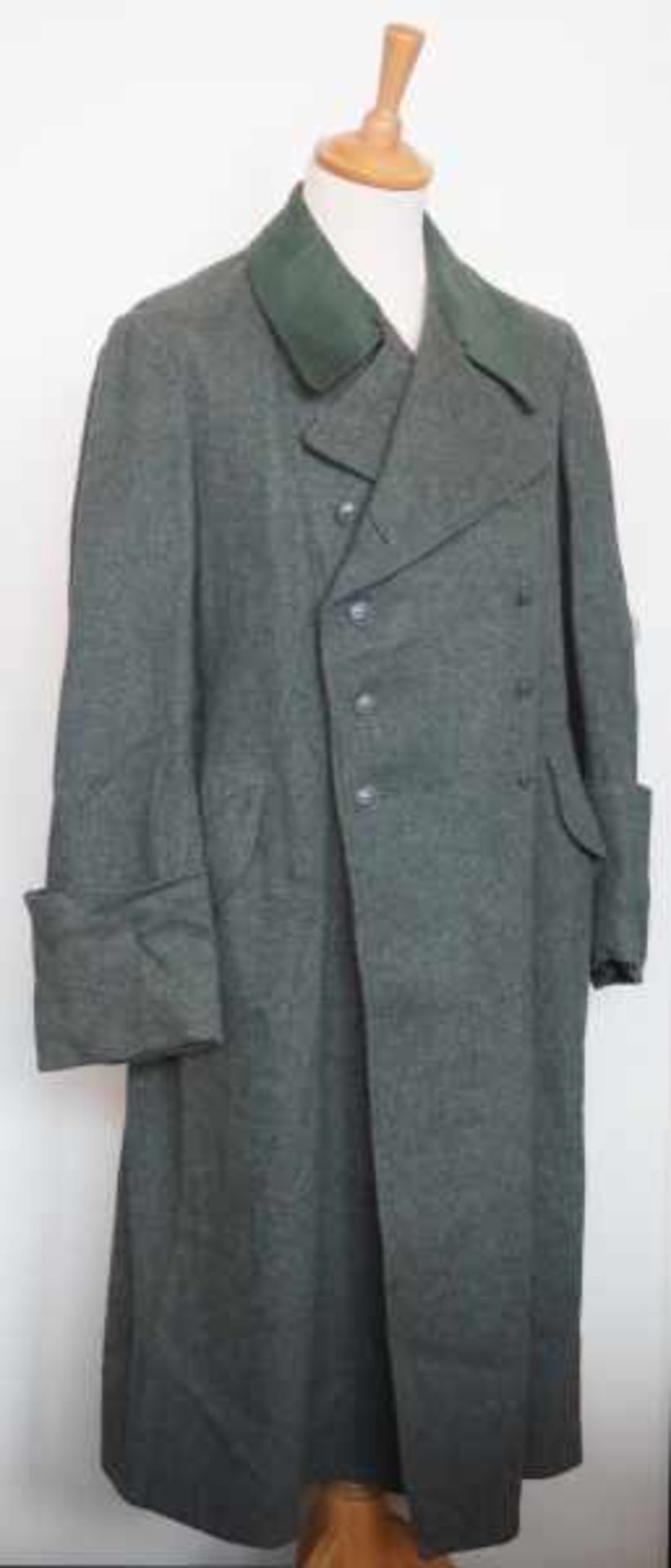 0.1.) Sammlung Stahlhelmbund Stahlhelmbund: Mantel.Felgraues Tuch, dunkelgrüner Kragen, mit grau