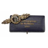 1.2.) Deutsches Reich (1933-45) Frontflugspange für Aufklärer, in Silber, im Etui.Buntmetall