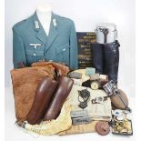 4.2.) Effekten / Ausrüstung Wehrmacht: Lot Militaria.1.) Paar Offiziers-Stiefel; 2.) Paar Gamaschen;