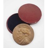 1.1.) Kaiserreich (bis 1933) Richard Wagner - Gedenkjahr 1883-1933 Medaille, im Etui.Bronze, im Rand