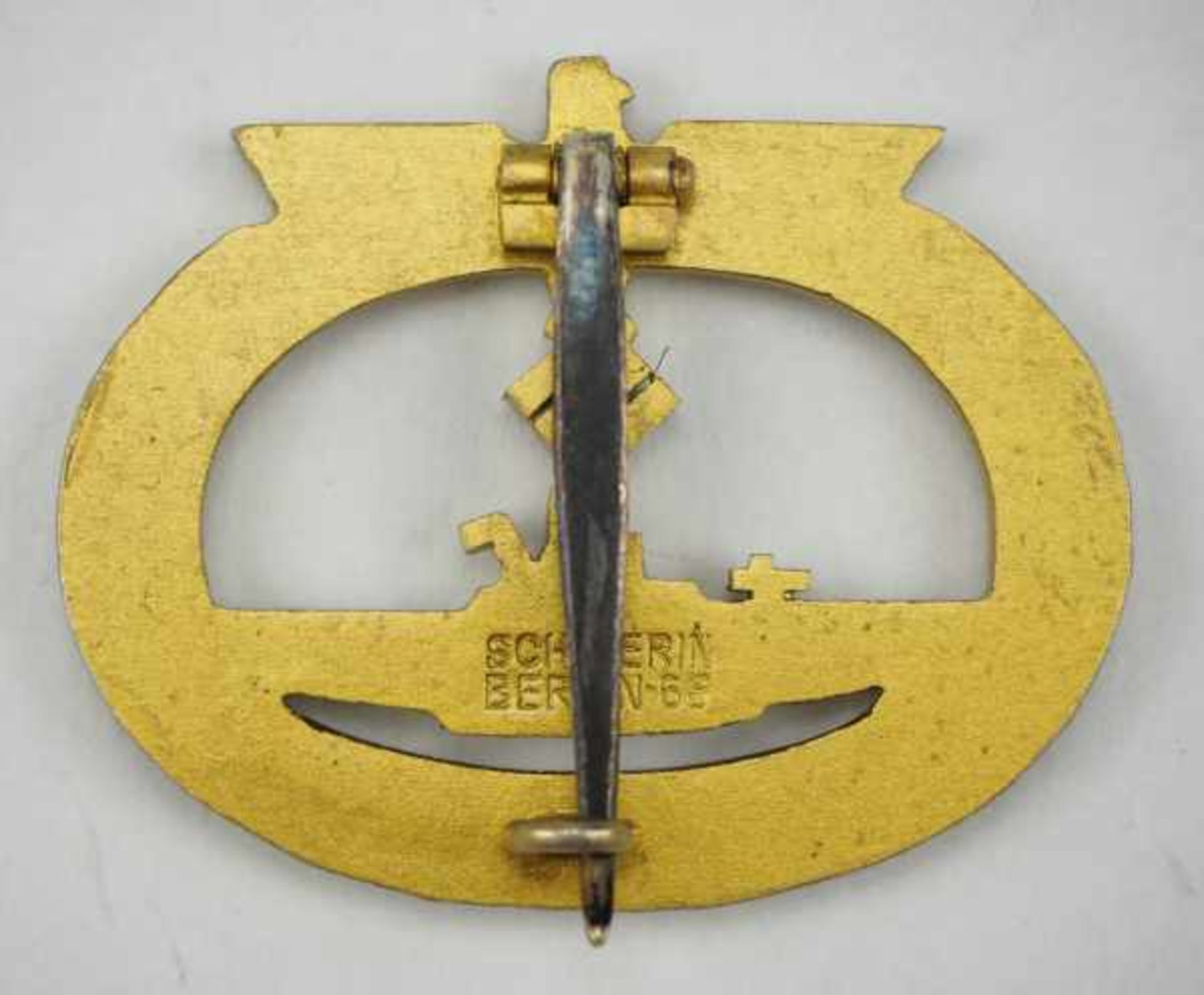 1.2.) Deutsches Reich (1933-45) U-Boot-Kriegsabzeichen - Schwerin Berlin.Buntmetall vergoldet, - Image 2 of 3