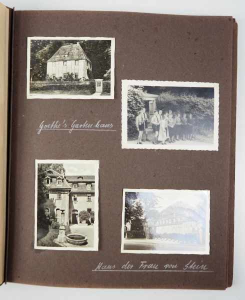 3.2.) Fotos / Postkarten Fotoalbum der HJ-Spielschar Stuttgart.Braun-roter Einband, mit155 Fotos und - Image 3 of 7