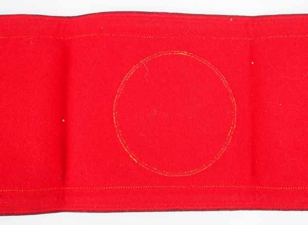 4.2.) Effekten / Ausrüstung NSDAP: Armbinde der Reichsleitung.Rotes Tuch, mehrfarbig bestickt, die - Image 3 of 4