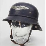 4.1.) Uniformen / Kopfbedeckungen Luftschutz: Gladiator Helm.Blau lackiert, Luftschutzschwinge auf