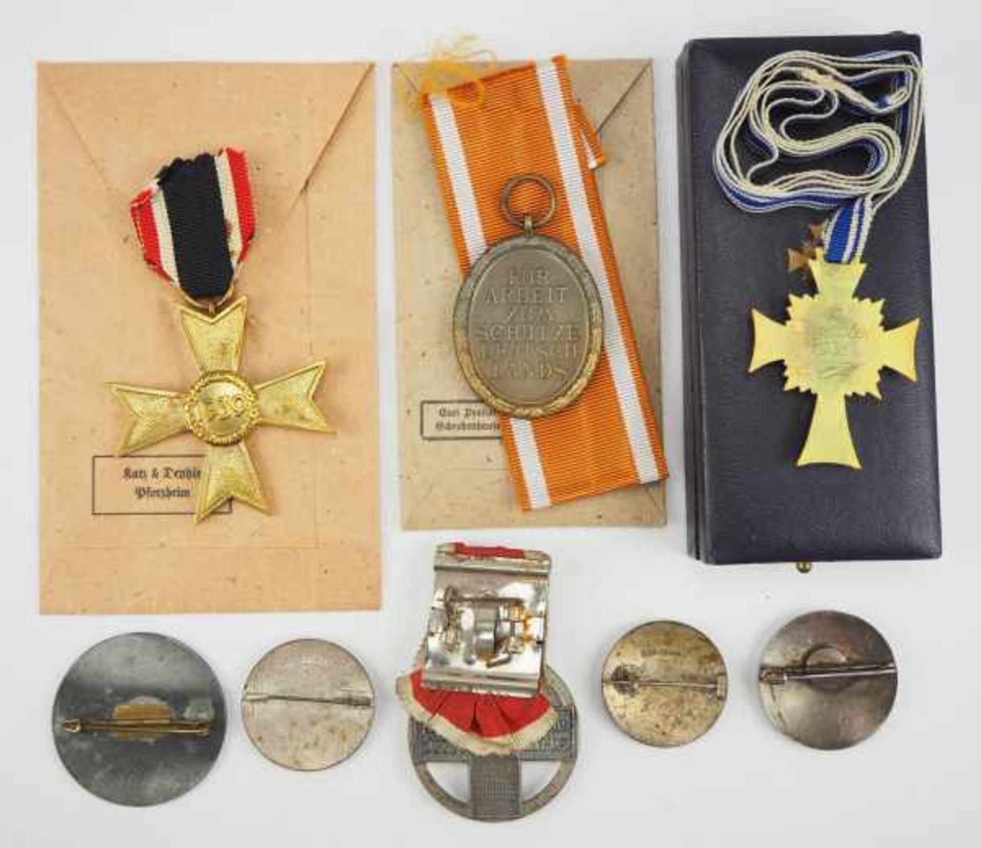 1.2.) Deutsches Reich (1933-45) Nachlass einer Rot-Kreuz-Schwester.1.) Kriegsverdienstkreuz, 2. - Image 2 of 2