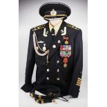 4.1.) Uniformen / Kopfbedeckungen Sowjetunion: Uniform eines Kapitän zur See.1.) Jacke: Schwarzes