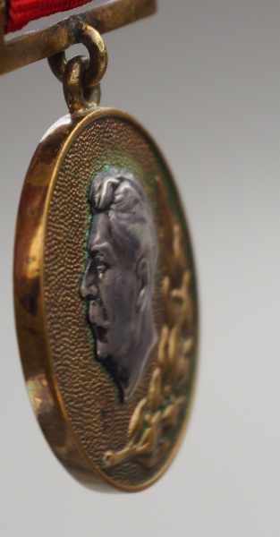 2.2.) Welt Sowjetunion: Medaille zum Stalin-Preis, 3. Klasse.Bronze, der Kopf in Silber separat - Image 2 of 3