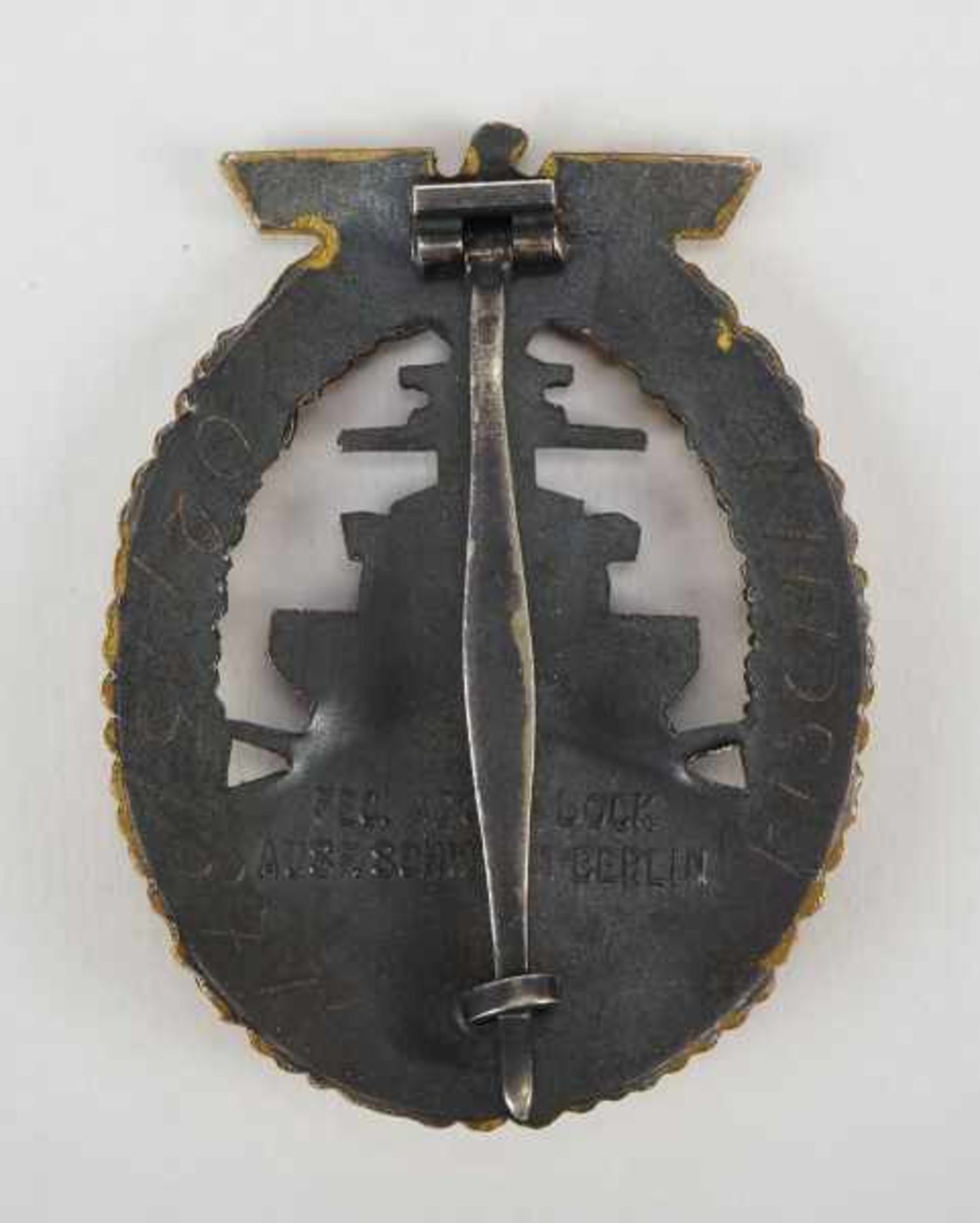 1.2.) Deutsches Reich (1933-45) Flottenkriegsabzeichen - Schwerin.Buntmetall, vergoldet und - Image 2 of 3