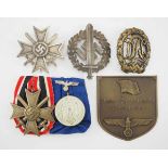 1.2.) Deutsches Reich (1933-45) Nachlass eines Marinesoldaten.1.) Kriegsverdienstkreuz, 1. Klasse