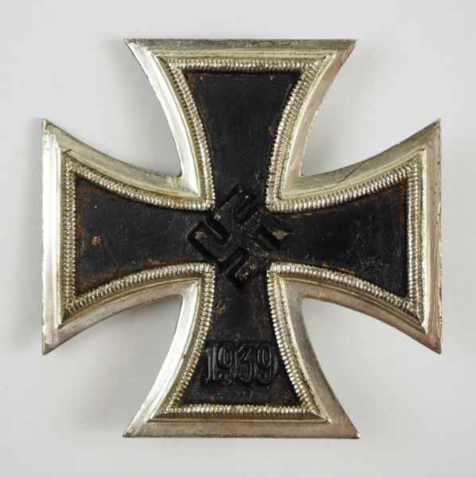 0.3.) Militaria 3. Reich: Eisernes Kreuz, 1939, 1. Klasse - Meybauer.Geschwärzter Eisenkern,