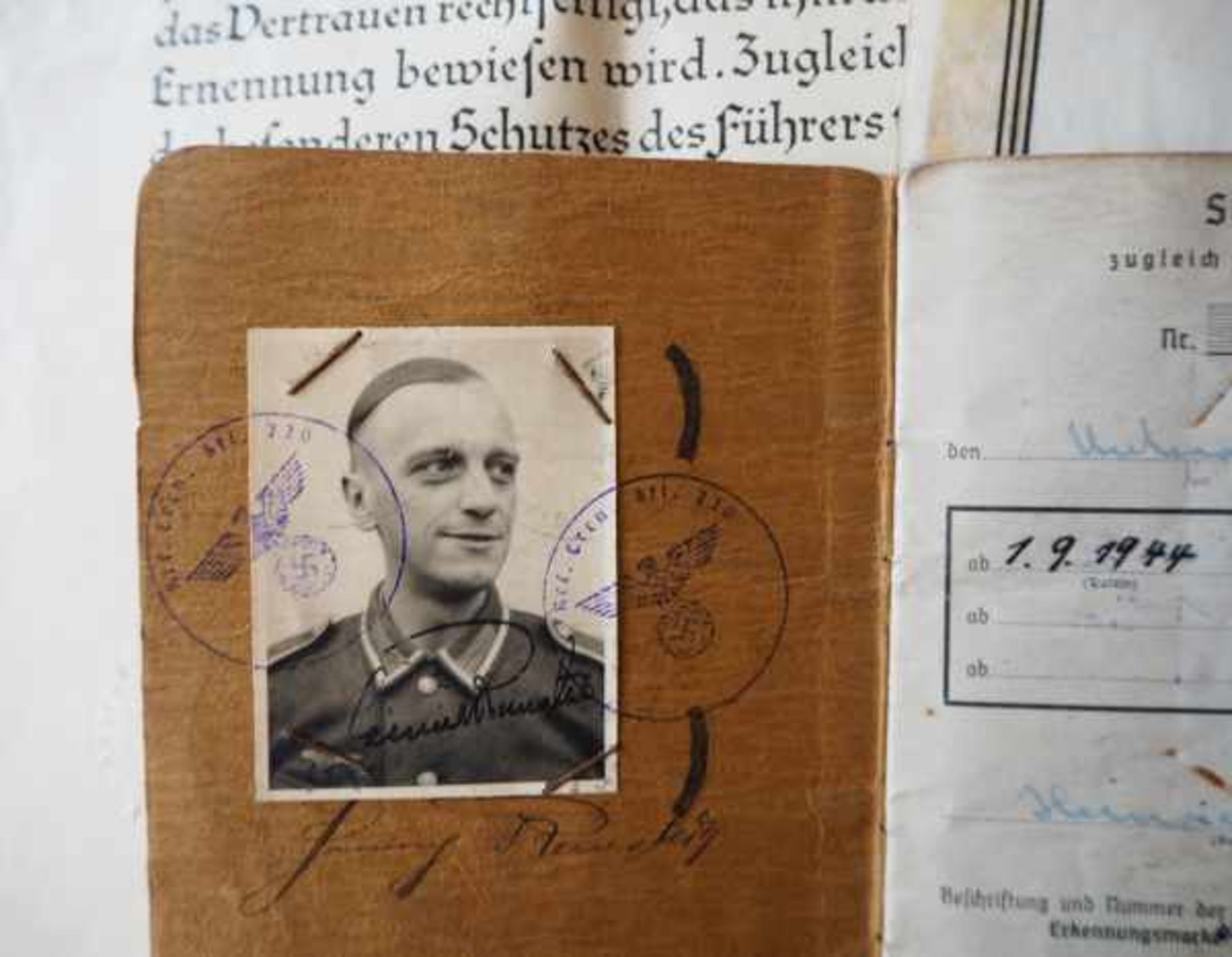 0.3.) Militaria 3. Reich: Nachlass eines Feldwebel des Pionier-Ersatz-u.-Ausb.-Btl. 20.Soldbuch - Image 2 of 2