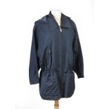 CHANEL Collection Prêt-à-porter Automne/Hiver 1995-1996 - Parka zippée en nylon [...]