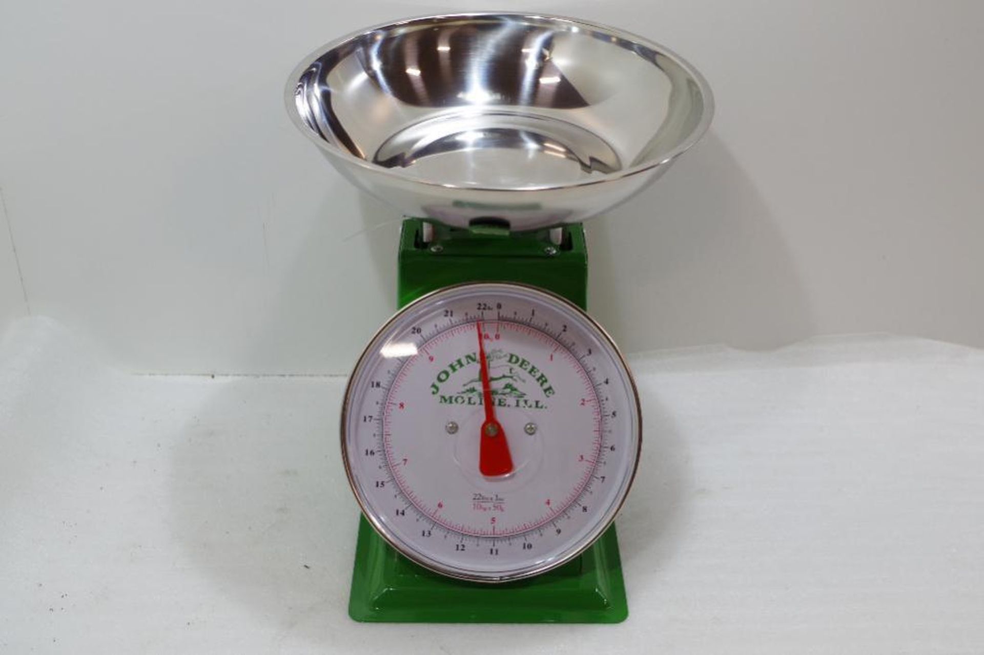 JOHN DEERE Vintage Metal Produce Scale - Image 2 of 2