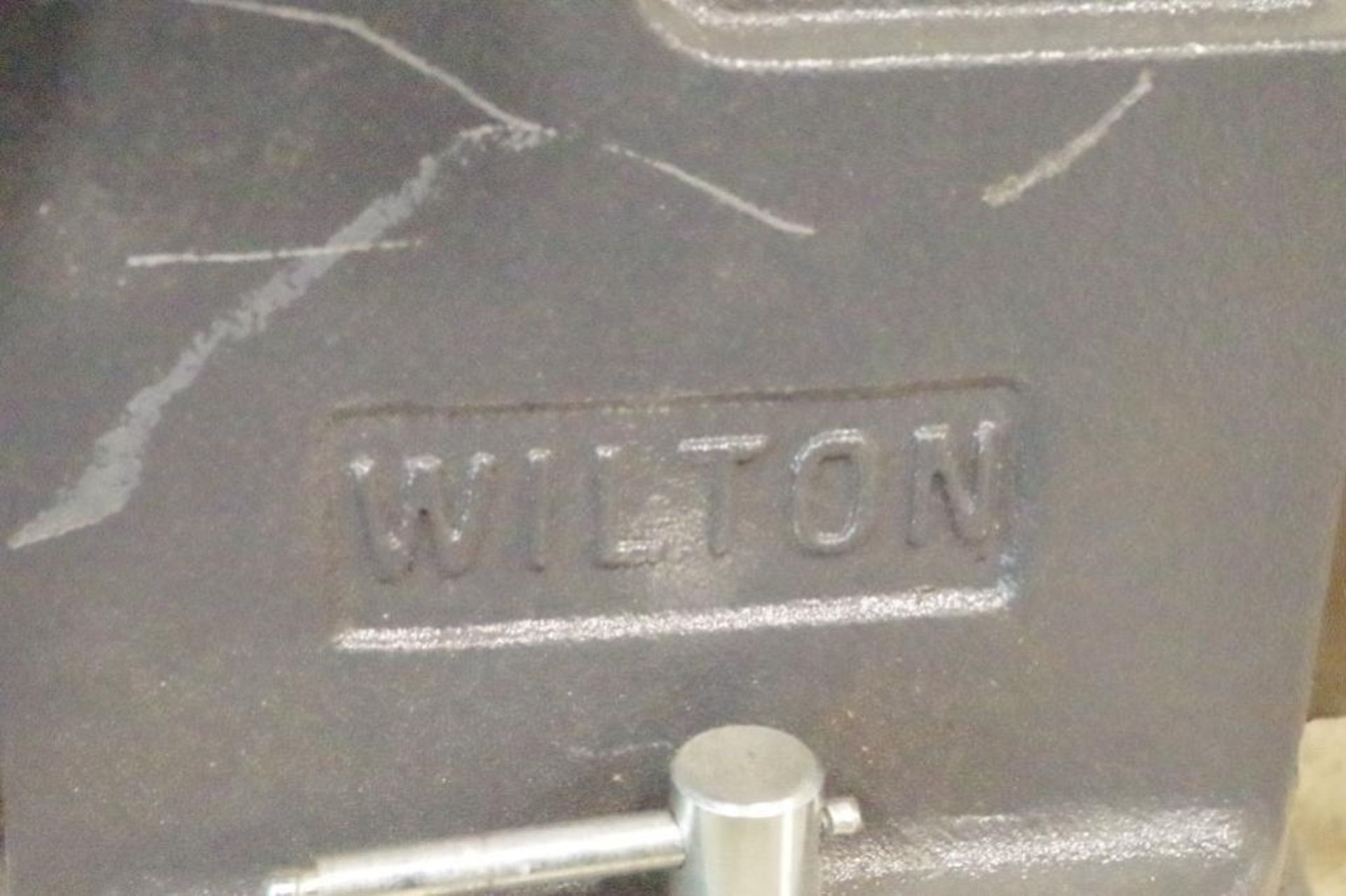 NEW WILTON Bench Vise, 8" Jaw Width - Image 3 of 6