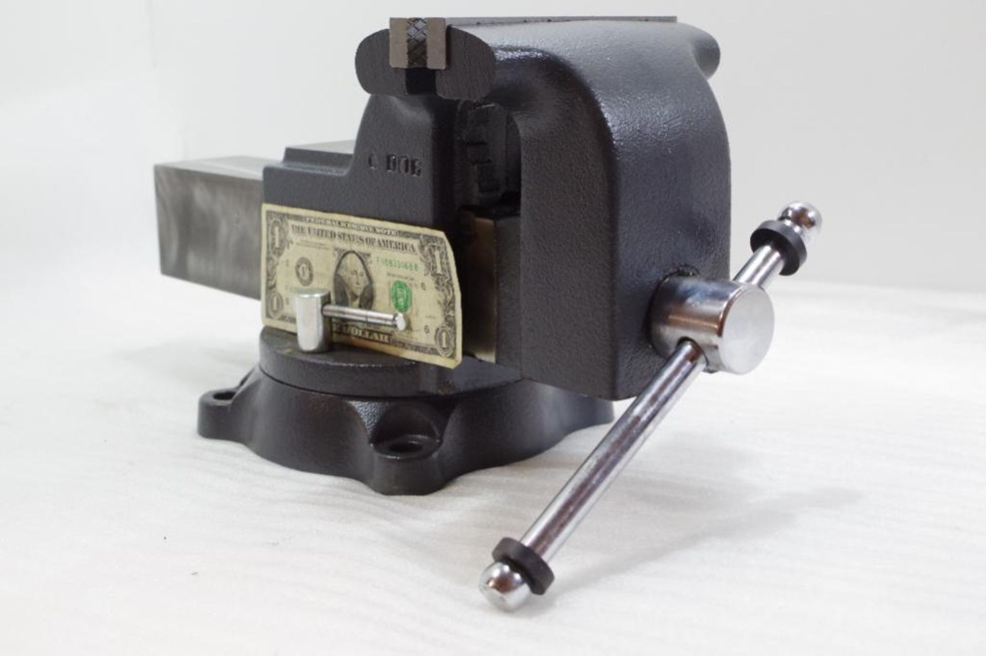 NEW WILTON Bench Vise, 6" Jaw Width - Image 3 of 3