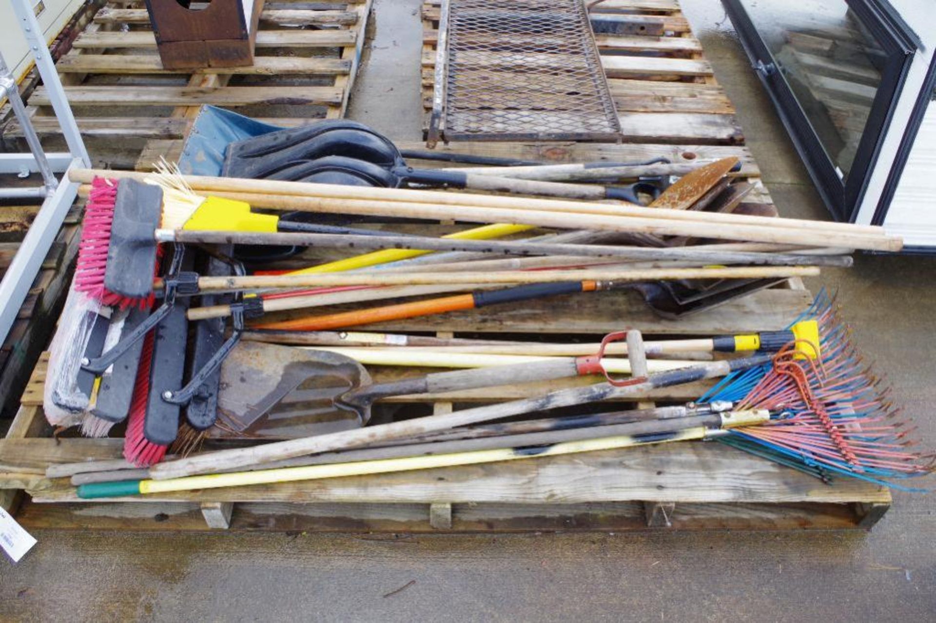 (QTY) Pallet of Misc. Shovels, Rakes, Hoes, Brooms & More