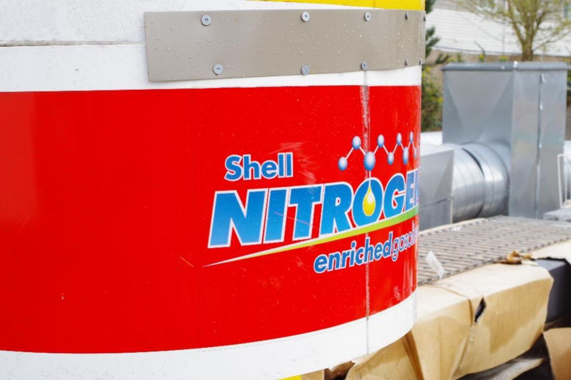 (4) SHELL Fuel Station Wrap Around Signage Pieces - Image 2 of 4