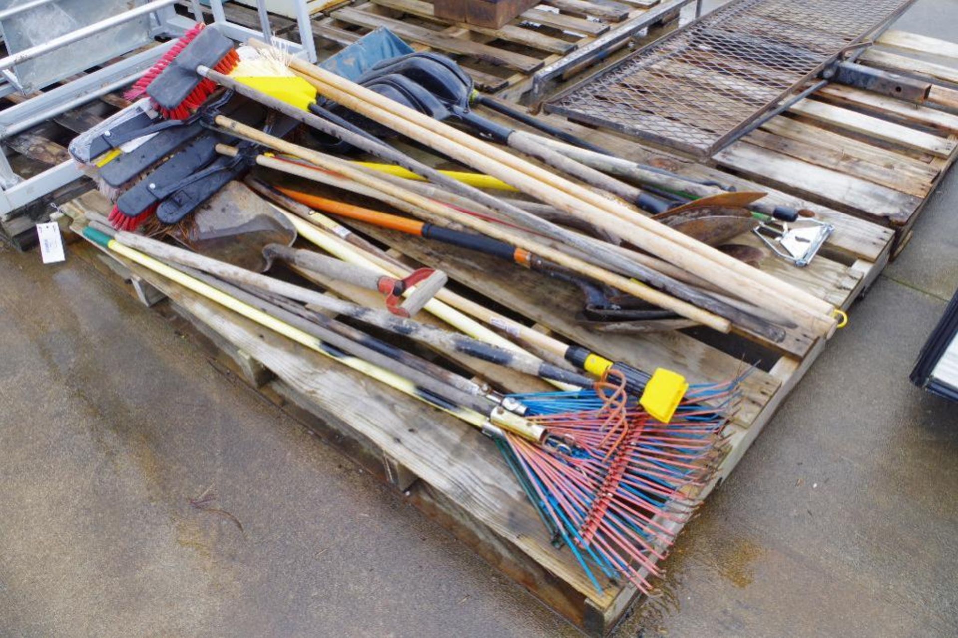 (QTY) Pallet of Misc. Shovels, Rakes, Hoes, Brooms & More - Image 2 of 5