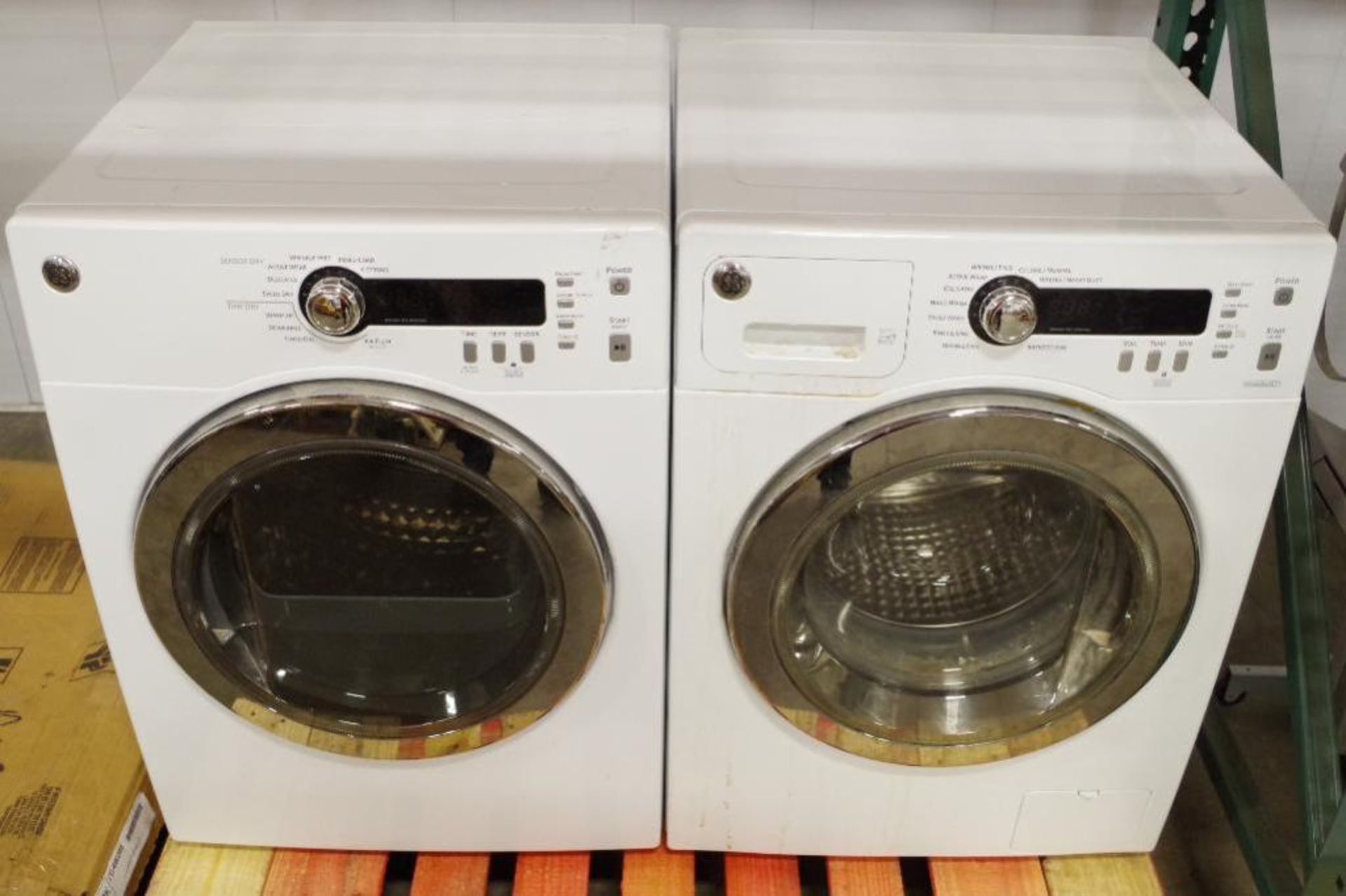 GENERAL ELECTRIC Front-Loading Electric Washer/Dryer Combo, White - Image 2 of 6