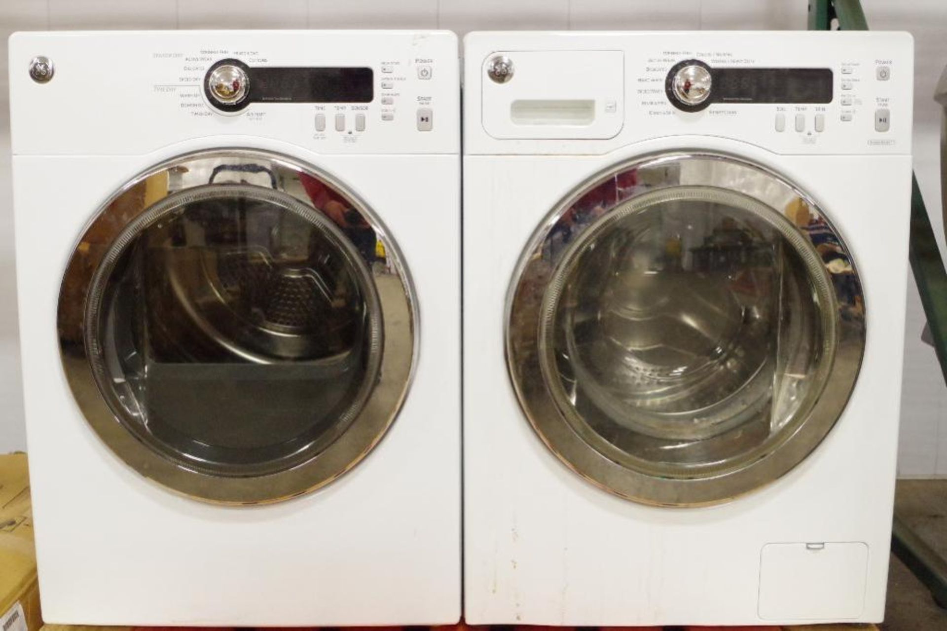 GENERAL ELECTRIC Front-Loading Electric Washer/Dryer Combo, White - Image 3 of 6